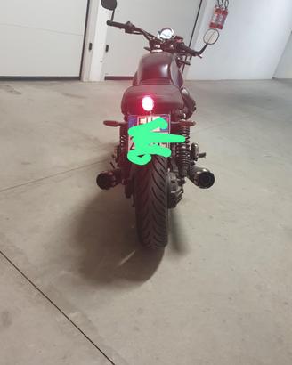 Moto Guzzi V7 Stone