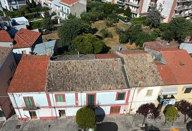 Fossacesia fabbricato 400mq e terreno edificabile