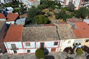 Fossacesia fabbricato 400mq e terreno edificabile