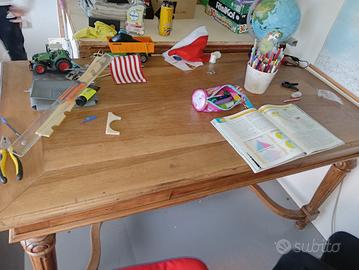 Scrivania in legno