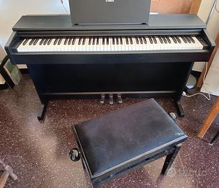Pianoforte digitale Yamaha e bella panchetta reg.