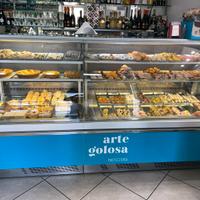 Allestimento banco vetrina pasticceria gastronomia