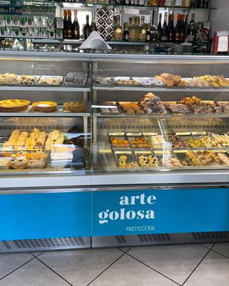 Allestimento banco vetrina pasticceria gastronomia