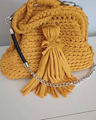 pochette gialla