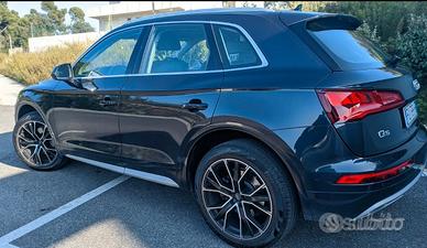 AUDI Q5 business sport 2.0 cc 190CV 4x4 s-tronic
