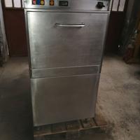 lavastoviglie professionale per ristorante