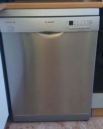 Lavastoviglie  Bosch 12 coperti 4 programmi. 