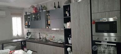 Cucina "nuova"  con tutti gli elettrodomestici