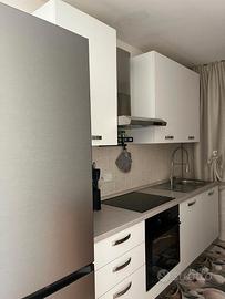 CUCINA, CONSOLLE E DUE SGABELLI