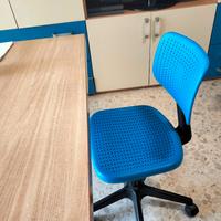 Sedia da scrivania azzurra