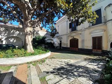 3 LOCALI A SAN FELICE A CANCELLO