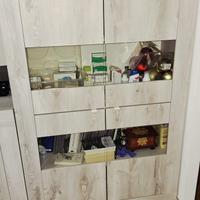 Credenza con vetrina