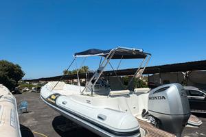 Gommone motonautica vesuviana 780 confort