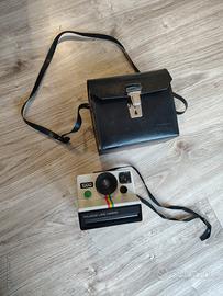 Polaroid Land Camera 1000 vintage con custodia