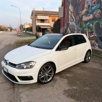Volkswagen Golf R-line