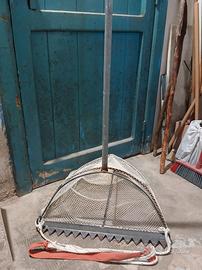 rastrello per telline e vongole con cinghia e rete