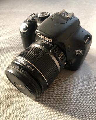 Canon 550 D + 18/55 F 1:3.5 5.6