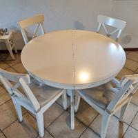 Tavolo IKEA allungabile con sedie