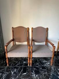 Poltrone gemelle in legno