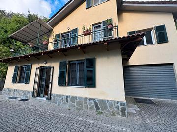 Villa con ampio terreno a pochi passi dal mare