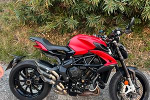 MV Agusta Dragster 800 Rosso