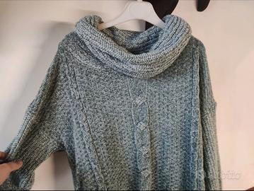 Maglione con scollo morbido. 