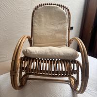 Poltrona a dondolo in bambù/vimini vintag