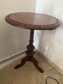 Tavolino da vino in legno vintage da riparare