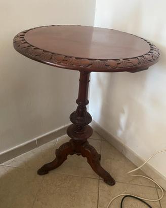 Tavolino da vino in legno vintage da riparare