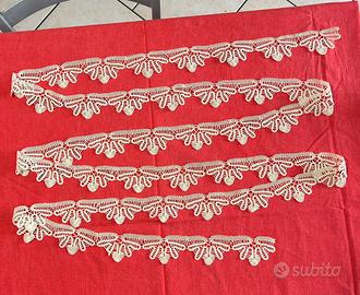 Merletto di tombolo fatto a mano