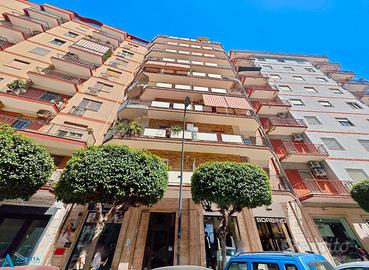 Appartamento in Viale Liguria, Taranto