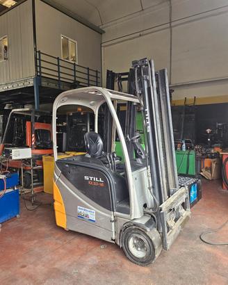 Carrello elevatore elettrico marca STILL portata 1