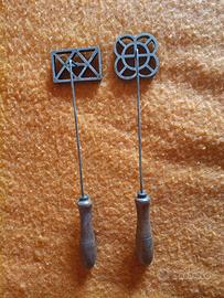 coppia di stampini per  rosette vintage 