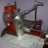 Affettatrice vintage a volano tipo Berkel