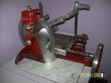 Affettatrice vintage a volano tipo Berkel