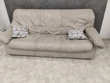 divano tre posti similpelle