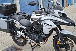 Benelli trk 502 X completo tri di valige
