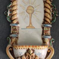 Acquasantiera in maiolica di Caltagirone (firmata)