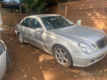 Mercedes classe e 270 ricambi auto completa