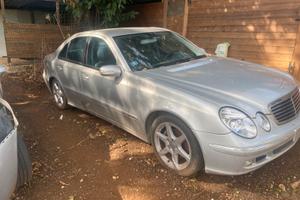 Mercedes classe e 270 ricambi auto completa