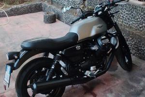 Moto Guzzi v7 stone 850