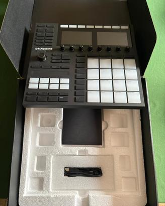 Native Instruments  Machine MK3 con licenza 