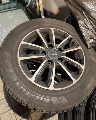 Cerchi originali Mak con gomme invernali