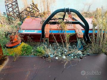 spazzolatrice trainata e agganciabile ad un telesc