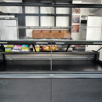 Banco alimentare e vetrina portabacinelle