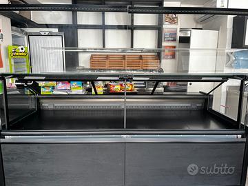 Banco alimentare e vetrina portabacinelle