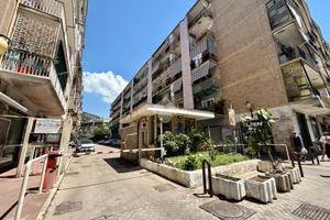 3 LOCALI A NAPOLI