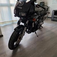 MOTO FZ 600 RJO2