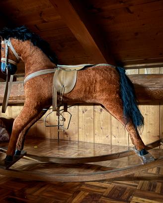 Cavalluccio a dondolo vintage