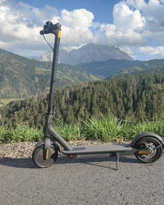 Xiaomi Mi Electric Scooter 3. Pari al nuovo.